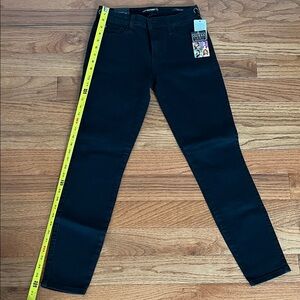Guess Women's Black Skinny Jeans NWT